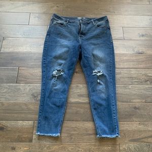 Old Navy WMNS Rockstar Super Skinny Jeans. Sz 16.